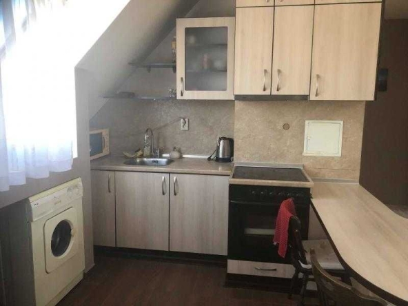 Дава се под наем Тристаен апартамент в Бургас, Зорница - 100 кв.м за 510 € - Снимка #1