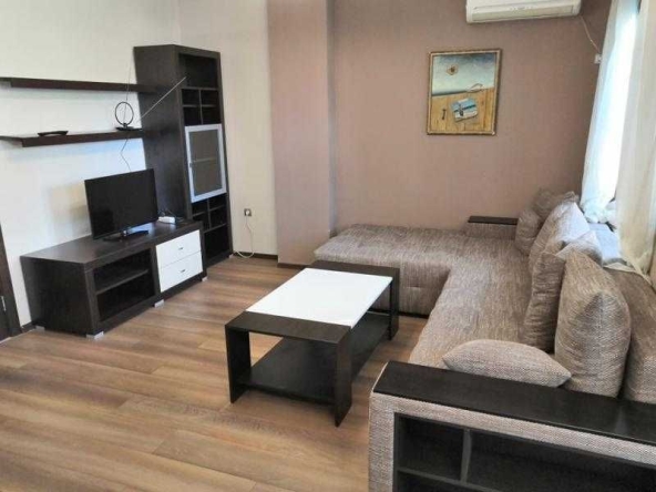 Дава се под наем Двустаен апартамент в Бургас, Център - 80 кв.м за 510 € - Снимка #1