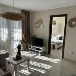 Дава се под наем Двустаен апартамент в Бургас, Център - 65 кв.м за 561 € - Снимка #1