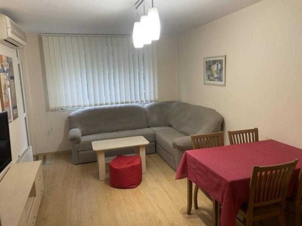 Дава се под наем Тристаен апартамент в Бургас, Център - 74 кв.м за 510 € - Снимка #1