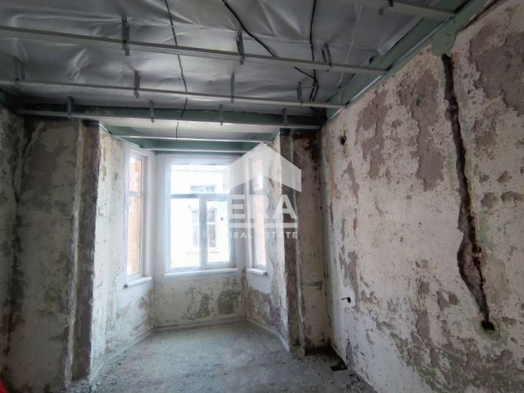 Етаж от къща в Хасково, Център - 180 кв.м за 320 €/кв.м - Снимка #1