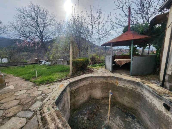 Къща в Перущица - 252 кв.м за 223 €/кв.м - Снимка #1