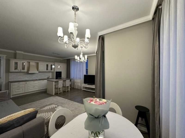 Дава се под наем Тристаен апартамент в София, Витоша - 123 кв.м за 1296.42 € - Снимка #1