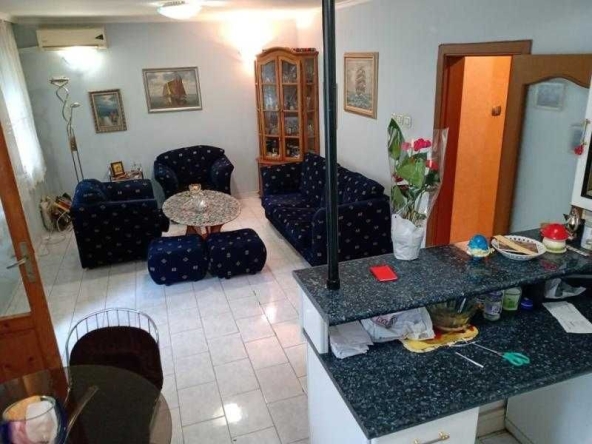 Дава се под наем Двустаен апартамент в Бургас, Център - 65 кв.м за 408 € - Снимка #1