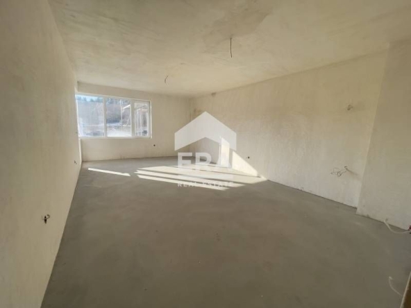 Тристаен апартамент в Варна, Аспарухово - 99 кв.м за 717 €/кв.м - Снимка #1