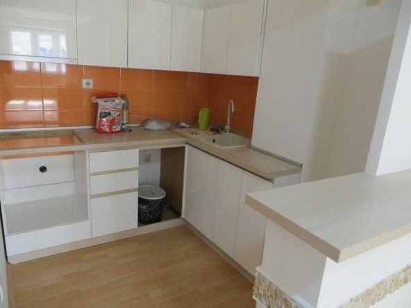Дава се под наем Тристаен апартамент в Пловдив, Тракия - 88 кв.м за 402.9 € - Снимка #1