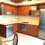 Дава се под наем Тристаен апартамент в Бургас, Център - 110 кв.м за 561 € - Снимка #1