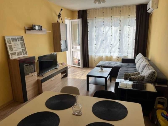 Дава се под наем Двустаен апартамент в София, Изгрев - 60 кв.м за 747.66 € - Снимка #1