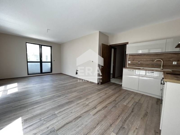 Двустаен апартамент в Варна, Гръцка махала - 69 кв.м за 1545 €/кв.м - Снимка #1