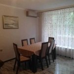 Дава се под наем Тристаен апартамент в Бургас, Център - 100 кв.м за 459 € - Снимка #1