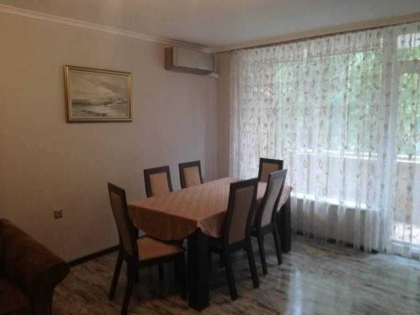 Дава се под наем Тристаен апартамент в Бургас, Център - 100 кв.м за 459 € - Снимка #1