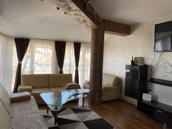 Дава се под наем Тристаен апартамент в Бургас, Център - 88 кв.м за 612 € - Снимка #1