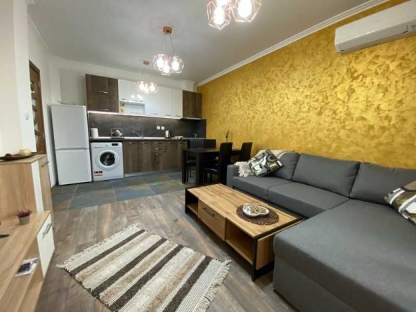 Дава се под наем Двустаен апартамент в Пловдив, Въстанически - 65 кв.м за 357 € - Снимка #1