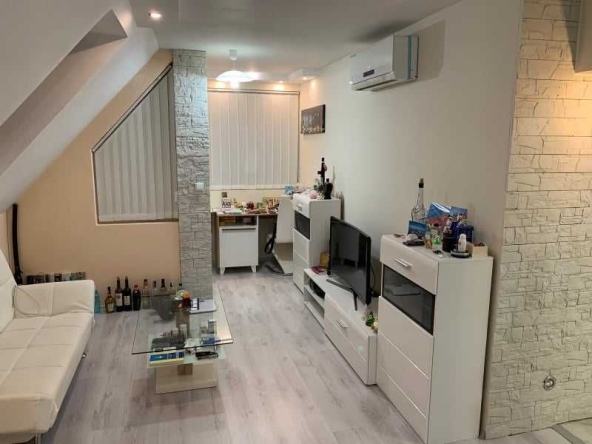 Дава се под наем Тристаен апартамент в София, Хиподрума - 80 кв.м за 777.75 € - Снимка #1