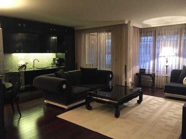 Дава се под наем Двустаен апартамент в София, Толстой - 81 кв.м за 398.82 € - Снимка #1