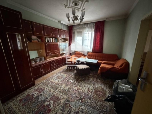 Етаж от къща в Хасково, Промишлена зона - Изток - 111 кв.м за 427 €/кв.м - Снимка #1
