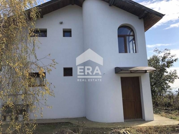 Дава се под наем Къща в Варна, Виница - 150 кв.м за 797.64 € - Снимка #1