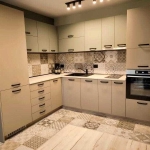 Дава се под наем Тристаен апартамент в Бургас, Зорница - 70 кв.м за 561 € - Снимка #1