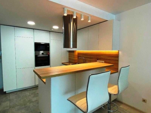 Тристаен апартамент в София, Илинден - 86 кв.м за 1652 €/кв.м - Снимка #1