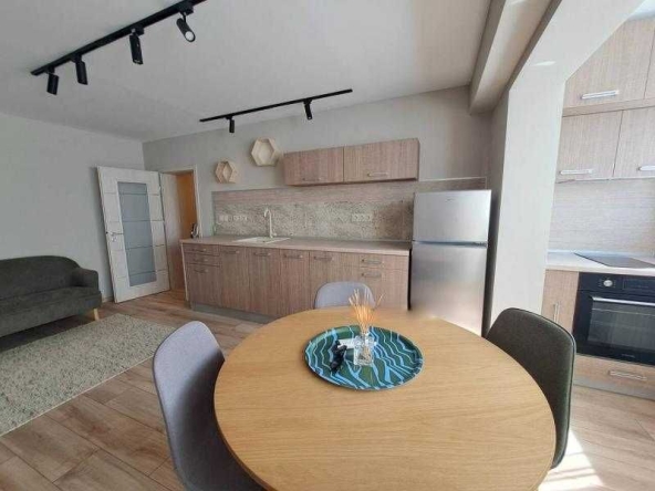 Дава се под наем Двустаен апартамент в Бургас, Лазур - 60 кв.м за 484.5 € - Снимка #1
