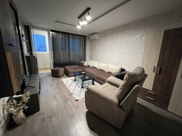 Дава се под наем Двустаен апартамент в Бургас, Лазур - 60 кв.м за 561 € - Снимка #1