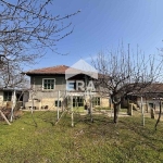 Къща в с. Екзарх Йосиф, Област Русе - 220 кв.м за 101 €/кв.м - Снимка #1