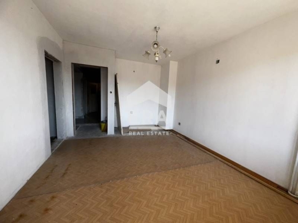 Тристаен апартамент в Хасково, Младежки хълм - 93 кв.м за 477 €/кв.м - Снимка #1