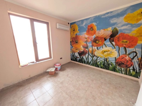 Ателие в Казанлък - 25 кв.м за 1326 €/кв.м - Снимка #1