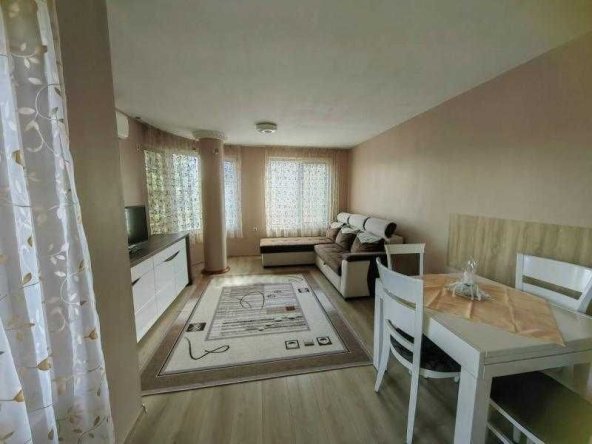 Дава се под наем Двустаен апартамент в Бургас, Славейков - 68 кв.м за 561 € - Снимка #1