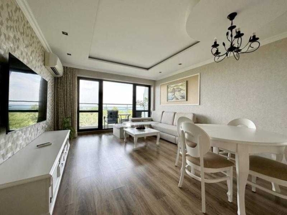 Дава се под наем Тристаен апартамент в Бургас, Лазур - 100 кв.м за 1224 € - Снимка #1