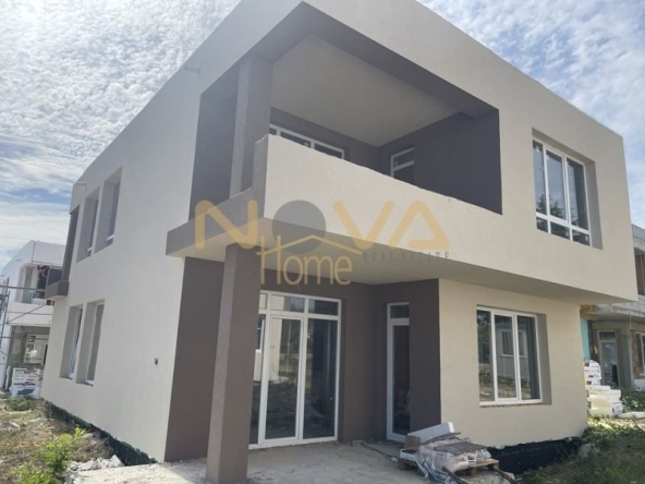 Къща в Варна, м-т Боровец - юг - 200 кв.м за 663 €/кв.м - Снимка #1