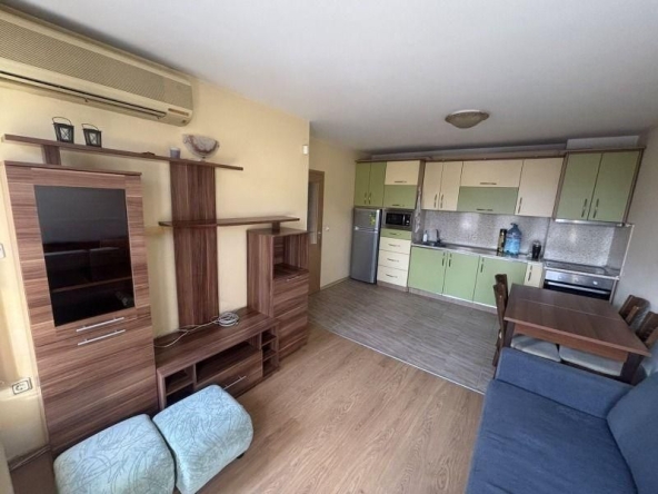 Дава се под наем Тристаен апартамент в София, Център - 86 кв.м за 597.21 € - Снимка #1