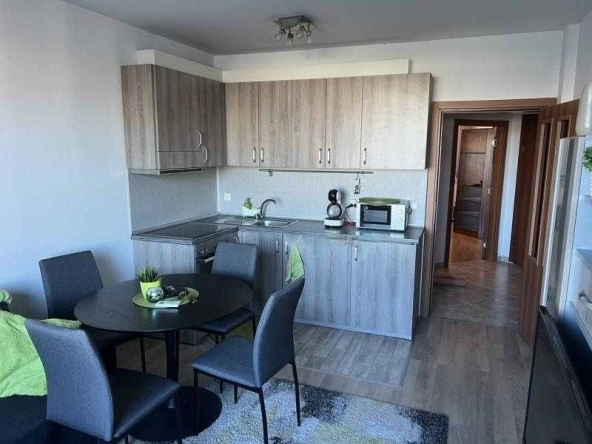 Дава се под наем Двустаен апартамент в Бургас, Център - 51 кв.м за 433.5 € - Снимка #1