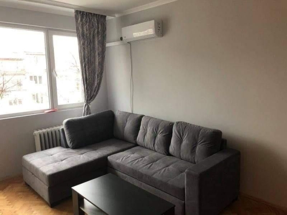 Дава се под наем Двустаен апартамент в София, Център - 70 кв.м за 796.62 € - Снимка #1