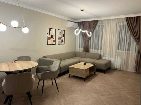 Дава се под наем Двустаен апартамент в София, Дървеница - 70 кв.м за 757.86 € - Снимка #1