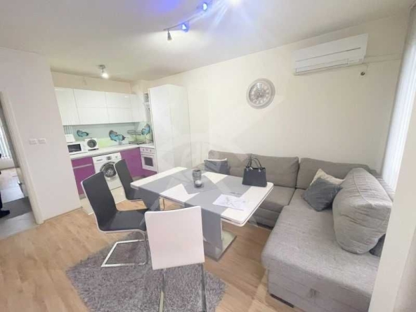 Тристаен апартамент в Бургас, Сарафово - 87 кв.м за 880 €/кв.м - Снимка #1