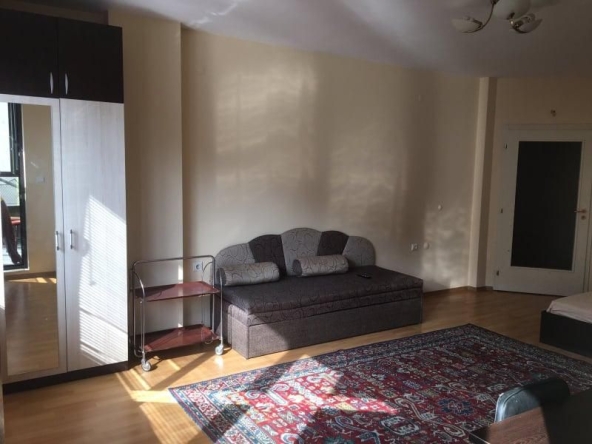 Дава се под наем Четиристаен апартамент в София, Стрелбище - 139 кв.м за 997.05 € - Снимка #1