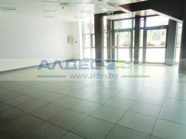 Дава се под наем Магазин в София, Младост 4 - 398 кв.м за 4776 € - Снимка #1