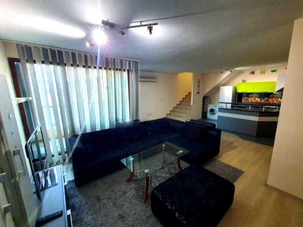 Дава се под наем Двустаен апартамент в Бургас, Братя Миладинови - 100 кв.м за 714 € - Снимка #1