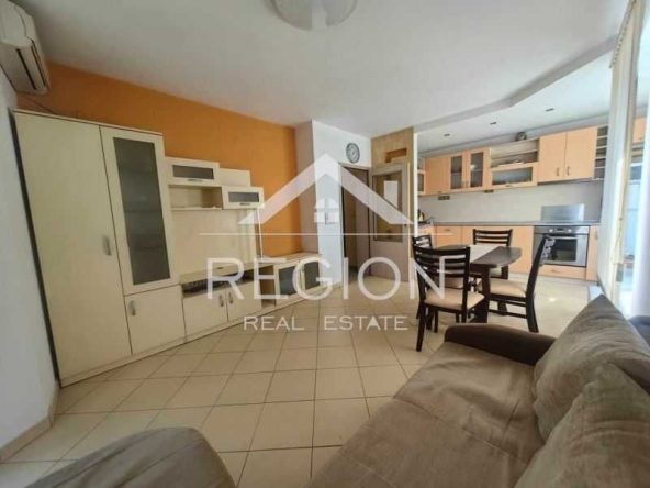 Дава се под наем Двустаен апартамент в Варна, Победа - 60 кв.м за 433.5 € - Снимка #1