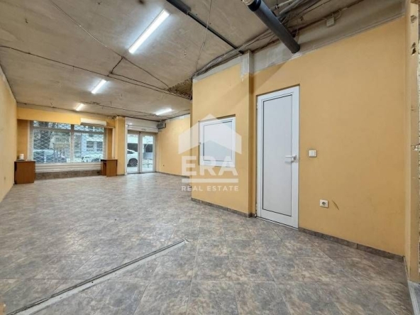 Дава се под наем Магазин в София, Център - 245 кв.м за 1196.97 € - Снимка #1