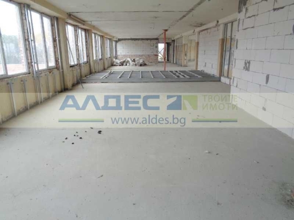 Промишлена сграда в с. Казичене, Област София-град - 755 кв.м за 534 €/кв.м - Снимка #1