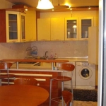 Дава се под наем Тристаен апартамент в Пловдив, Кършияка - 90 кв.м за 548.25 € - Снимка #1
