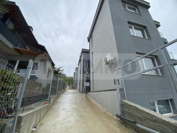 Двустаен апартамент в Варна, м-т Пчелина - 50 кв.м за 2060 €/кв.м - Снимка #1