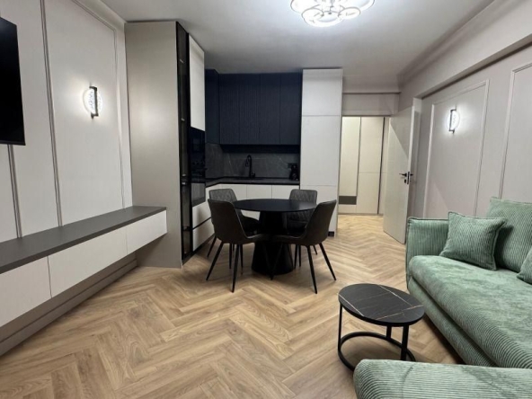 Дава се под наем Двустаен апартамент в София, Красно село - 78 кв.м за 897.6 € - Снимка #1