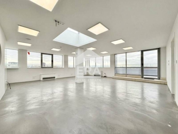 Дава се под наем Офис в София, Център - 200 кв.м за 2842.74 € - Снимка #1