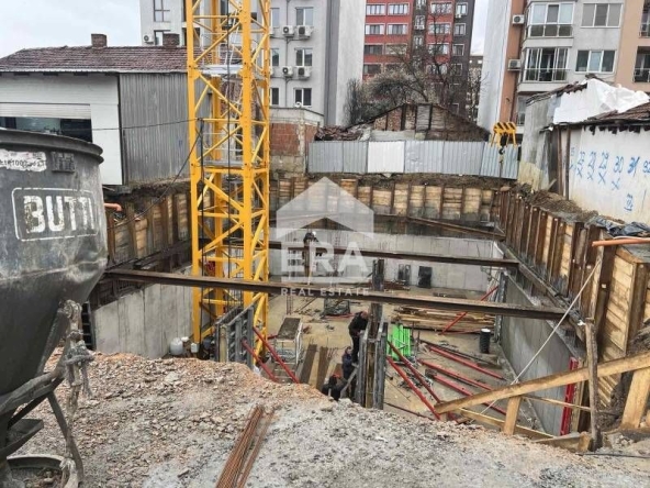 Тристаен апартамент в София, Зона Б-19 - 129 кв.м за 1316 €/кв.м - Снимка #1