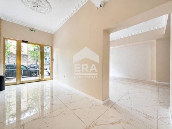 Дава се под наем Заведение в София, Център - 220 кв.м за 3989.73 € - Снимка #1