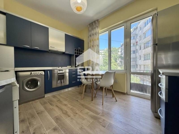 Тристаен апартамент в София, Оборище - 90 кв.м за 2097 €/кв.м - Снимка #1