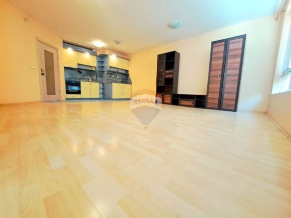 Тристаен апартамент в Варна, Възраждане 1 - 94 кв.м за 1649 €/кв.м - Снимка #1